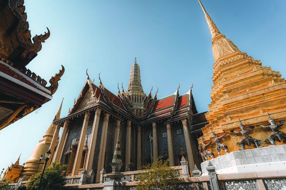 Rusameekae runs 100 laps at Bangkok Temple for Thai Volleyball