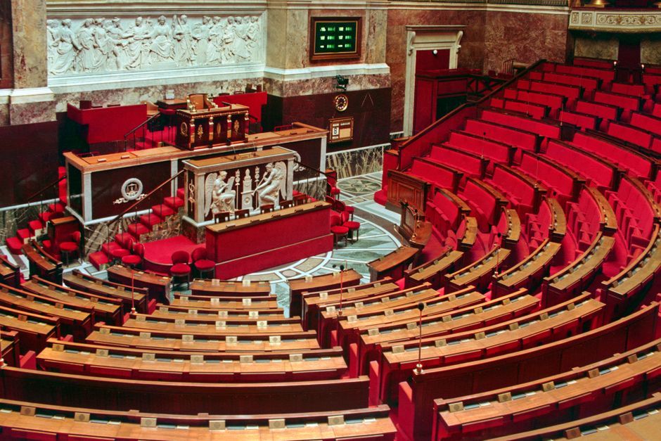 Bizarre Vote Count in Bangkok City Council: 44 Members Present but 45 'Yes' Votes Cast