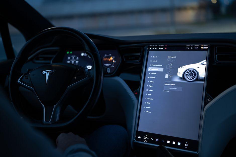 โค้ชทีม 49ers เผยใช้ระบบ Autopilot ของ Tesla ตอนประสบอุบัติเหตุชนรถ