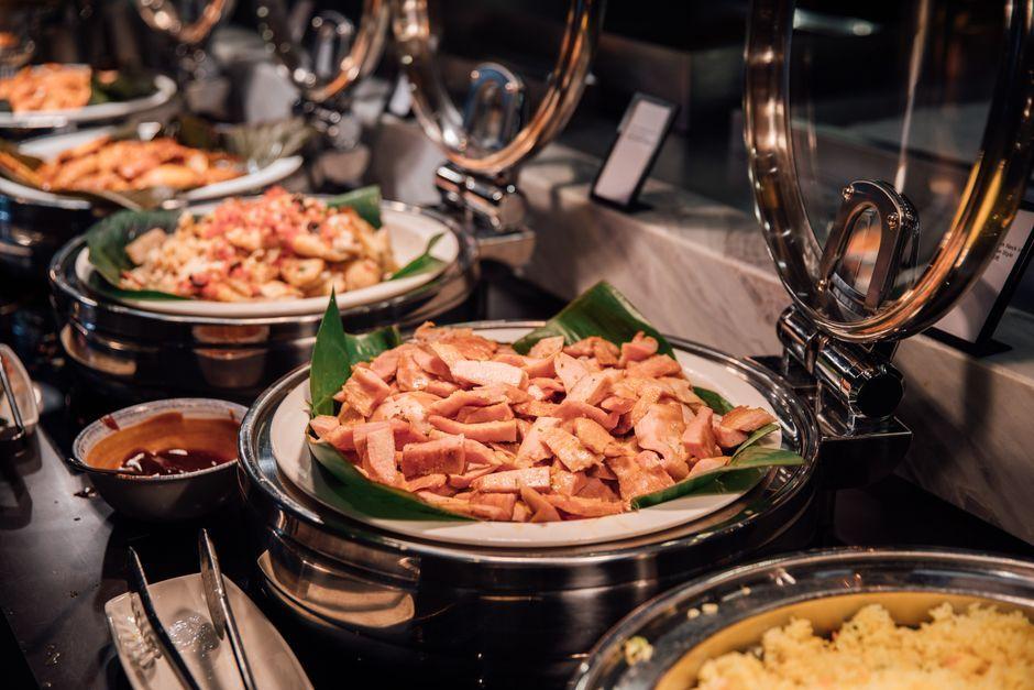 5 Top Buffet Menu Items to Order for Maximum Value