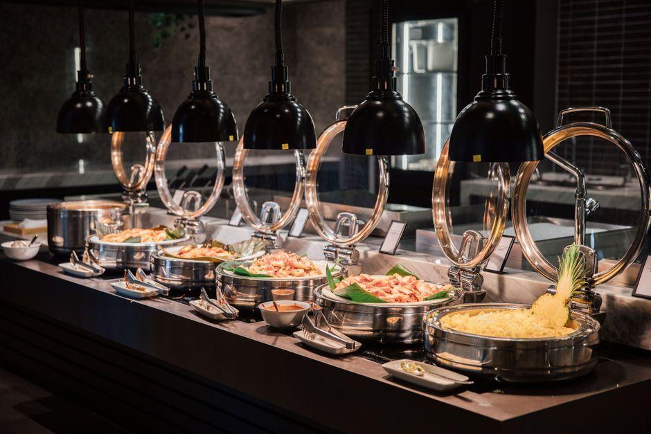 5 Buffet Mistakes That Make You Feel Full Too Fast