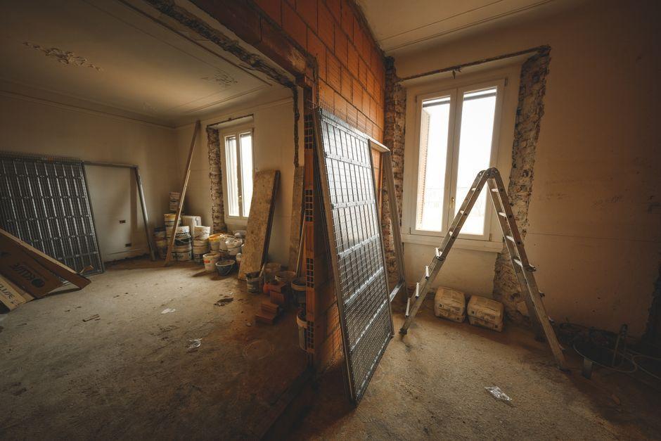Cowboy builder Lee Slocombe jailed for six years over £400k fraud