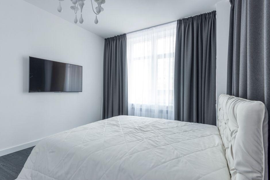 9 Things You Should Remove From Your Bedroom For Better Sleep