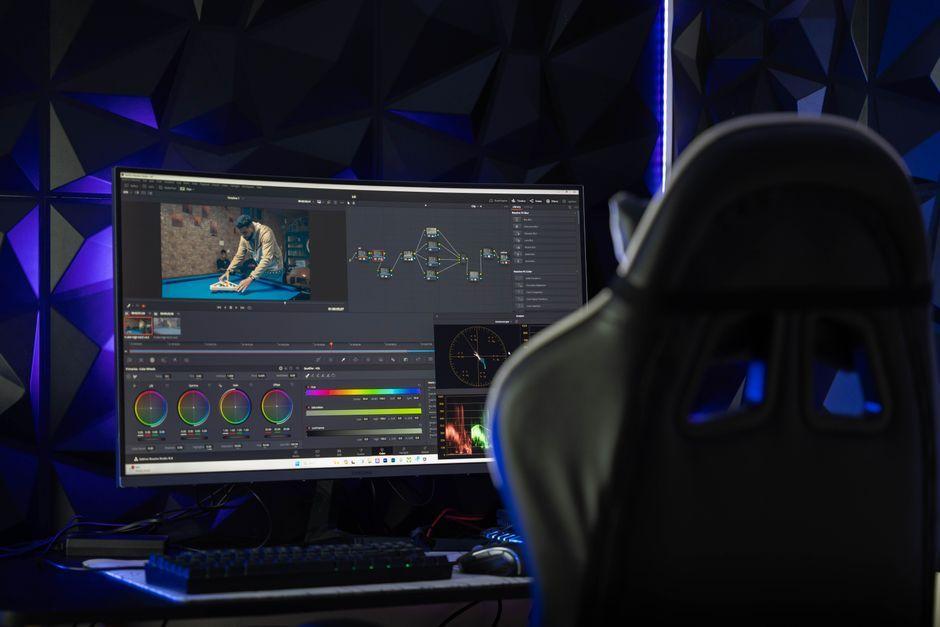 Amazon Cuts Up to $150 Off Alienware 34 Gaming Monitors