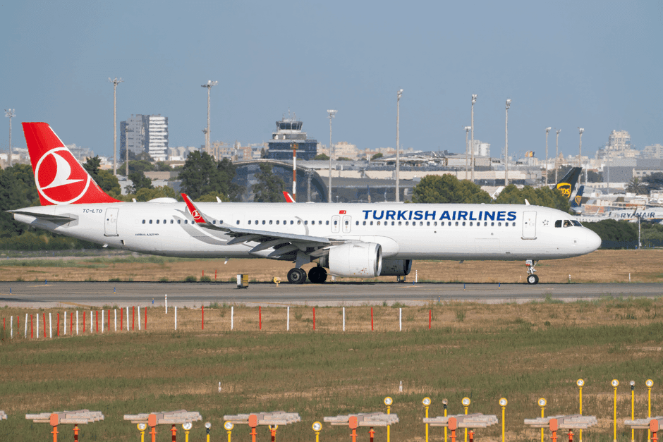 American Airlines จ่อหั่นกำลังการผลิตปี 2027 สู้ค่าน้ำมันแพง
