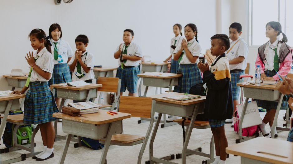 อนุทินแจงสื่อตปท.ปมยิงในโรงเรียน ชูมาตรการคุมปืน-ถกด่วน ผบ.ตร.