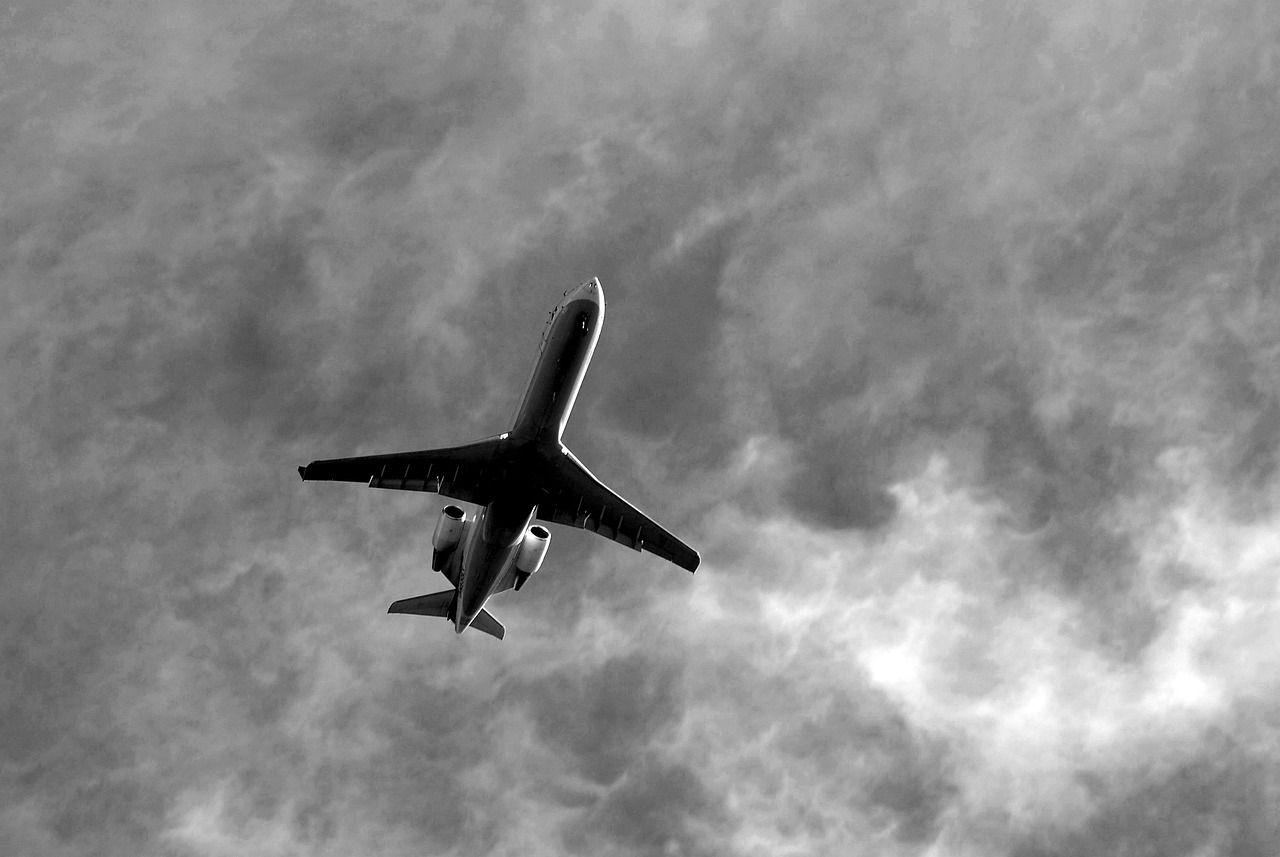 American Airlines Pauses Contrail Trial After Fuel Spike