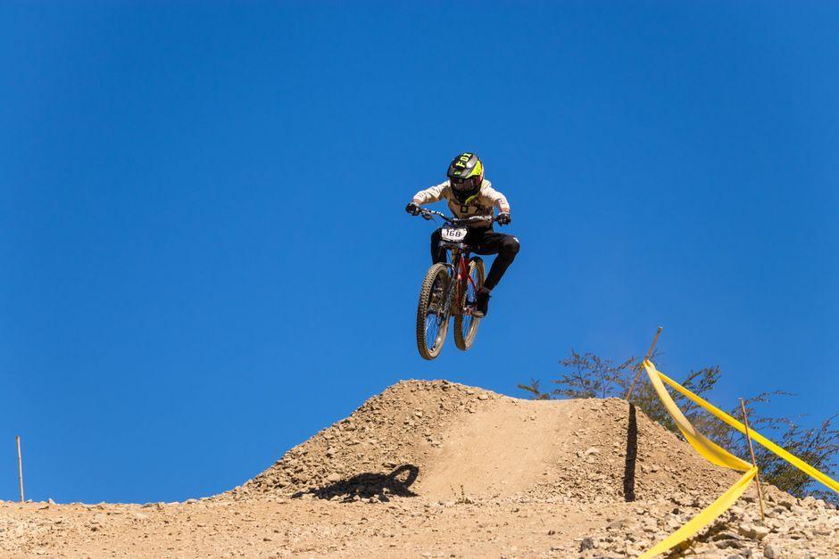 สองพี่น้องนาคแป้นซิวเหรียญทอง-เงิน BMX เอเชีย พร้อมกวาดนักกีฬายอดเยี่ยม
