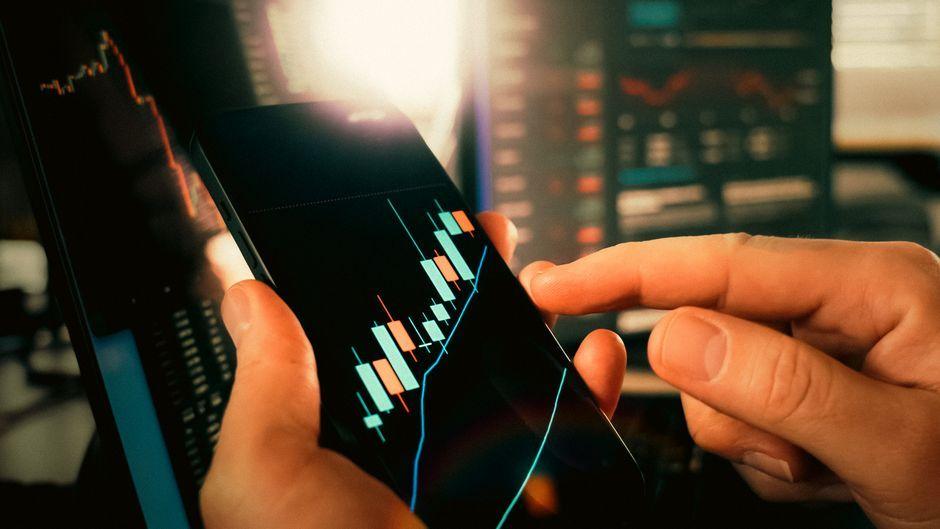 Counterpoint 2026: Costly Phones Hit 4 Markets, Apple Grows