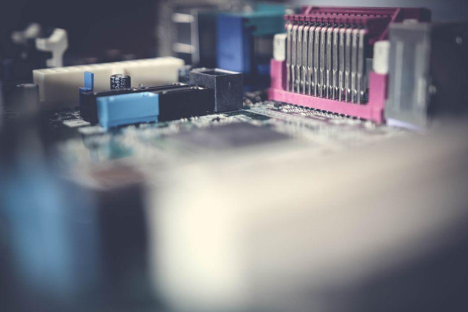Linux eBPF: kprobe vs fentry Internals & Production Impact