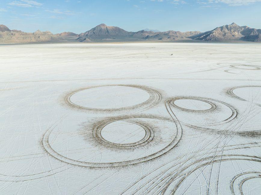 Gregory Orekhov Installs Black Square in Utah Salt Flats 2026