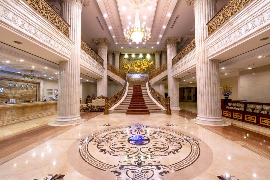 Hilton Cuts Fees to Rebuild Hotel Owners’ Margins as Costs Stay Sticky