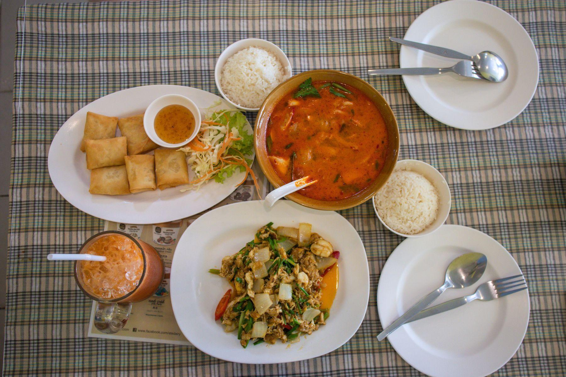 นายกฯ เยี่ยมชม Thai Town ซิดนีย์ พร้อมชิมอาหารไทย