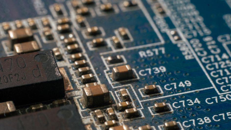 iPhone Price Hike Expected in 2026 as Apple Accepts Higher Samsung Memory Costs