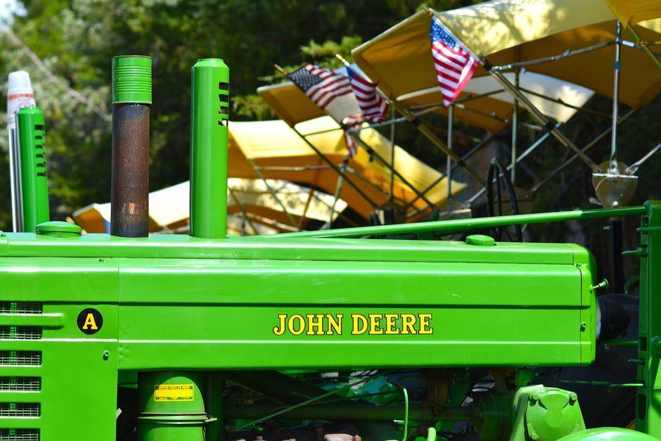 บริการซ่อมรถแทรกเตอร์ John Deere: เกษตรกรยังไม่ซื้อไอเดีย
