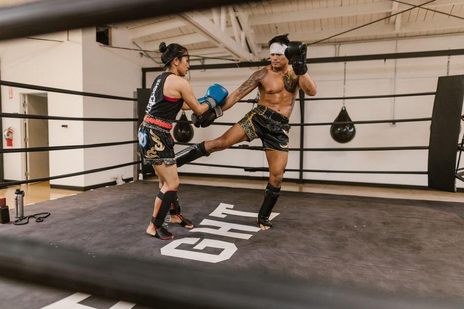 Liu Meng Yang posts apology over brutal kick that broke Tawanchai's leg before relinquishing championship belt
