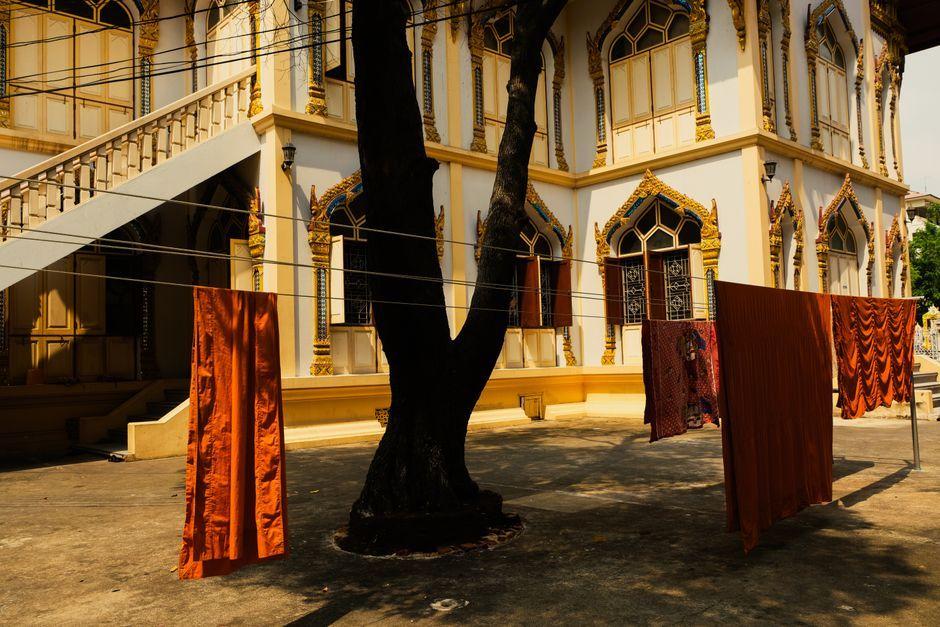 Uncovering the Ancient Belief of "Losing One's Head Shadow": An Ominous Warning of Imminent Death