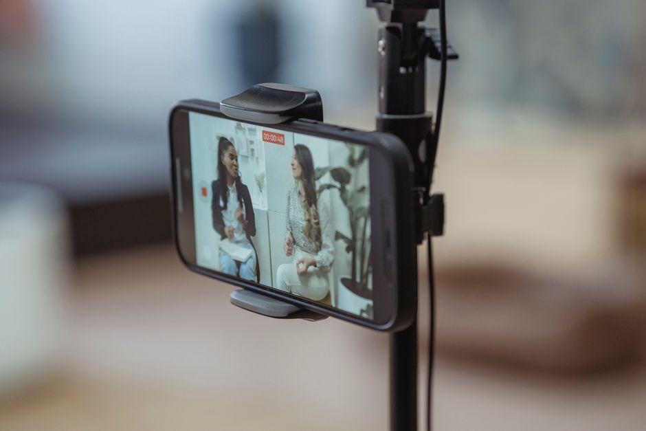 The Vertical Video Takeover: How Social Platforms Copied Their Way to Victory