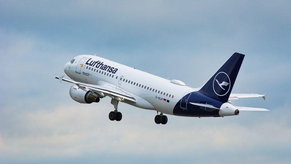 Europe’s Airline Supergroups Brace for a Crucial Earnings Week