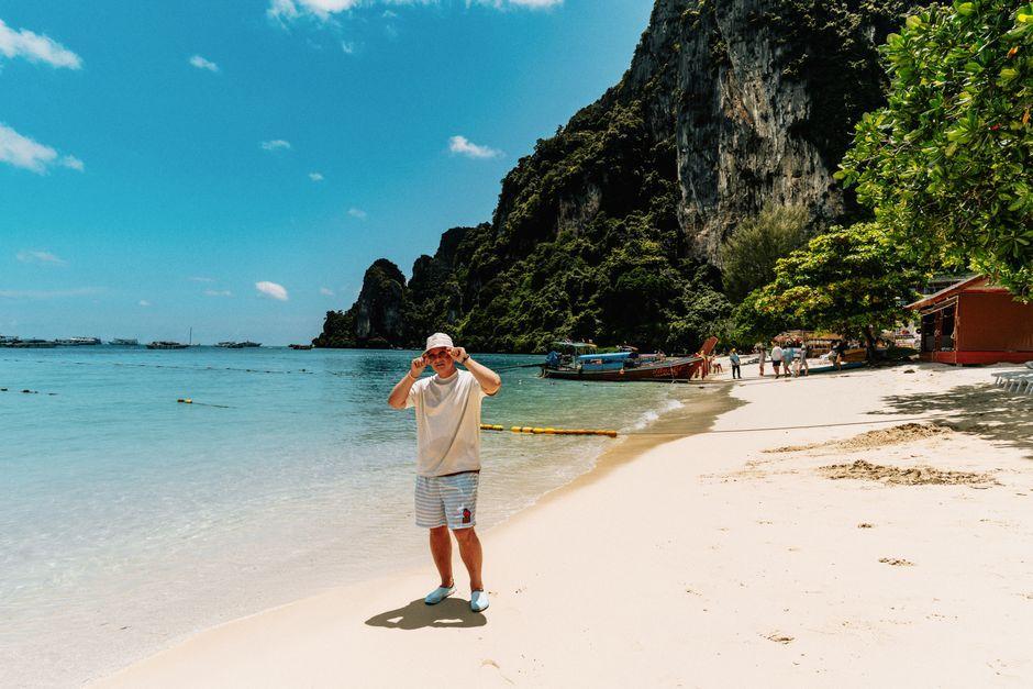 A Look Back at Wanchai 'Asa Pha Pai Long': From Musician to Content Creator