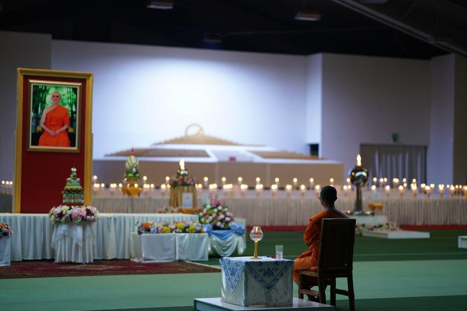 Anutin and Yodsanan Attend Funeral of Pol. Lt. Gen. Phon