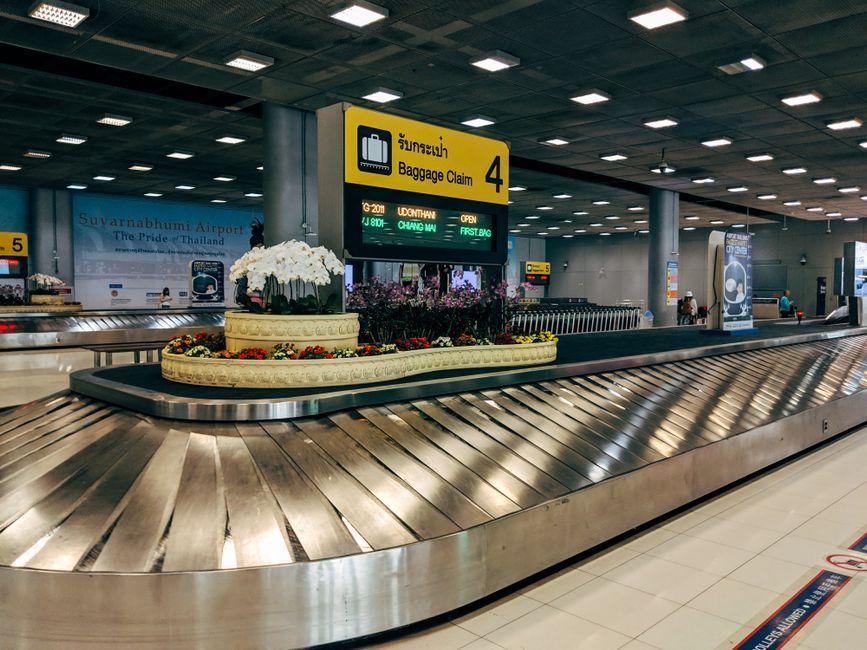 Sihasak Urges Chinese Ambassador to Help Clarify Suvarnabhumi Airport Incident