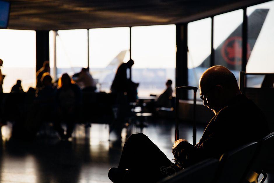From Sunshine to Meal Times: Expert Tips on How to Beat Jet Lag