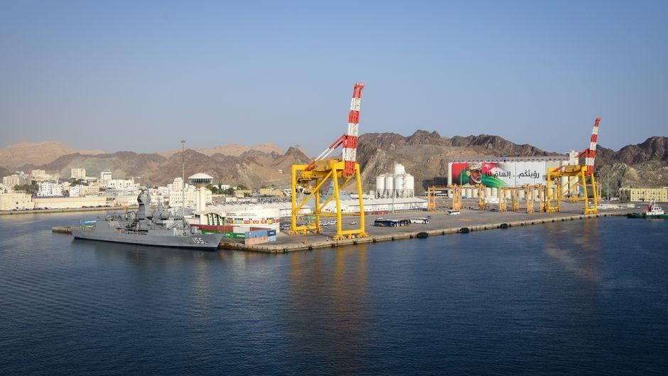 US says helicopter fired missiles to disable ship breaking Iran blockade