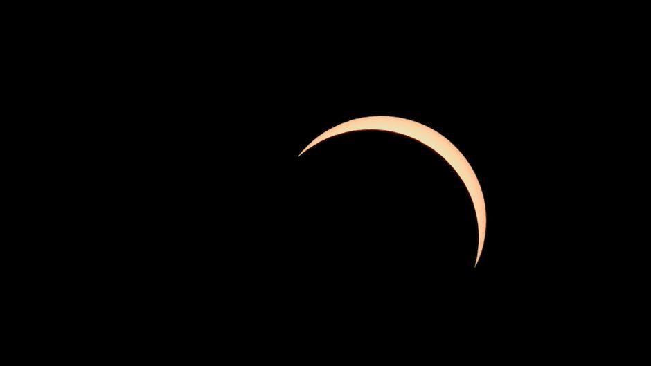 Eclipse warning: The key signs of solar eye damage