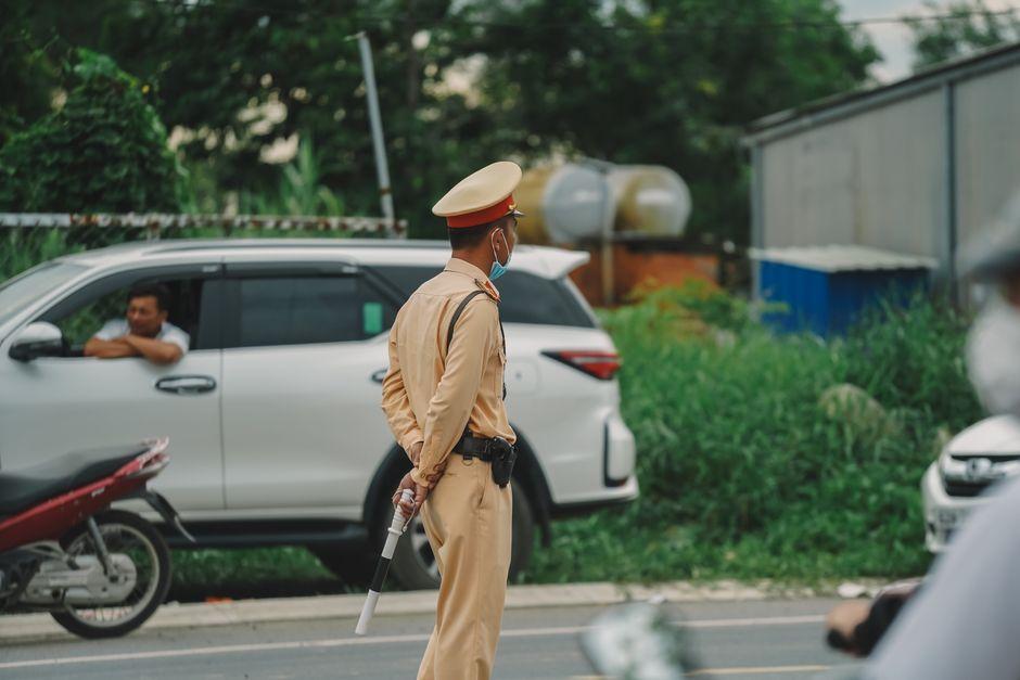 Anutin undergoes strict weapon check at Buriram checkpoint