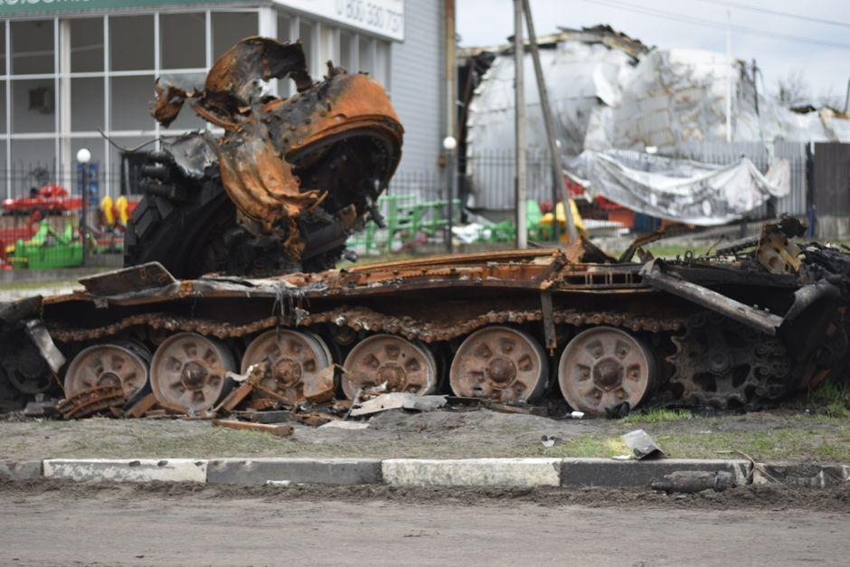 Cross-Border Strikes: Ukraine and Russia Exchange Heavy Attacks