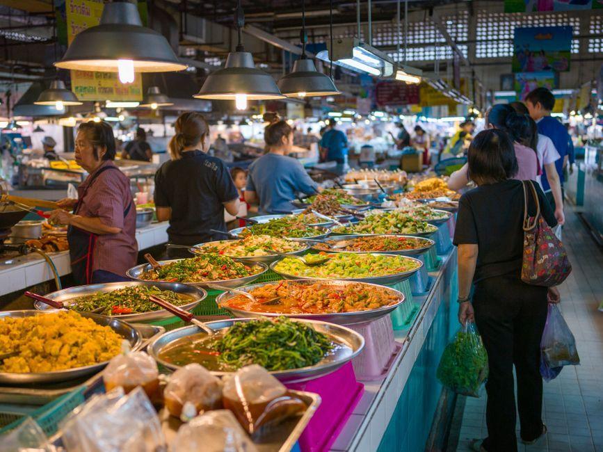 Healthy Thai Street Food Tips: How to Order Smart