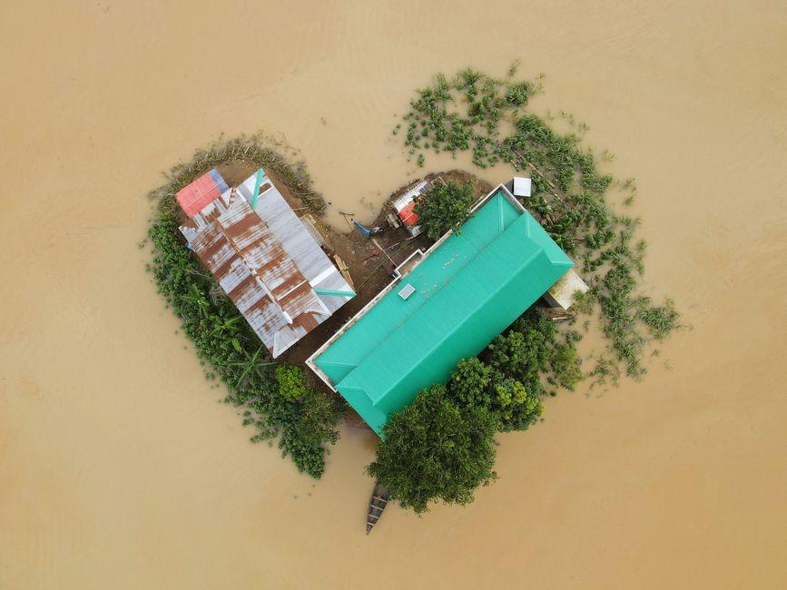 Tibet flood footage scarce in China as victim toll remains unclear