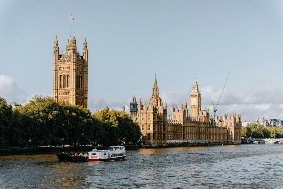 Keir Starmer announces he is standing down as MP