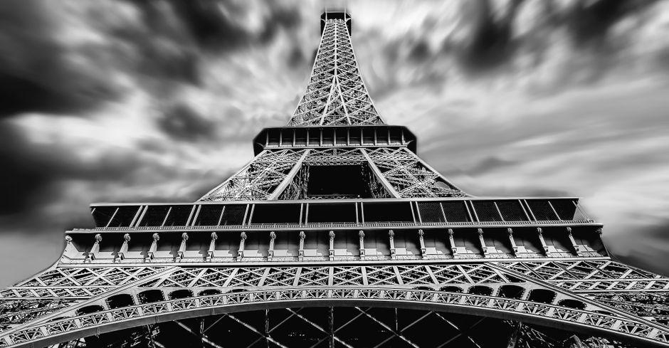 Probe after Eiffel Tower female staff replaced by men for visit