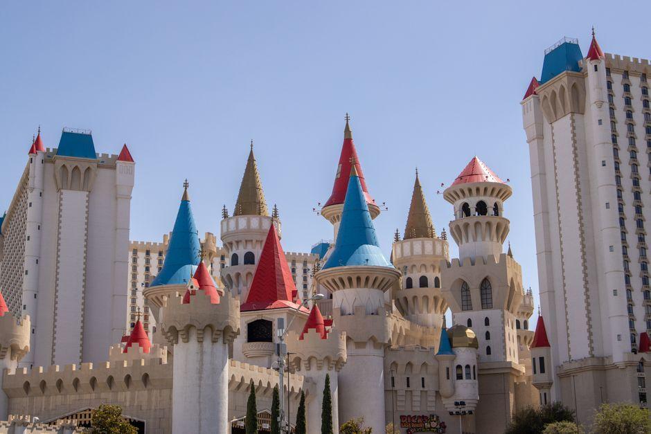 Former Peter Pan Actor Defends Fan Accused at Disneyland