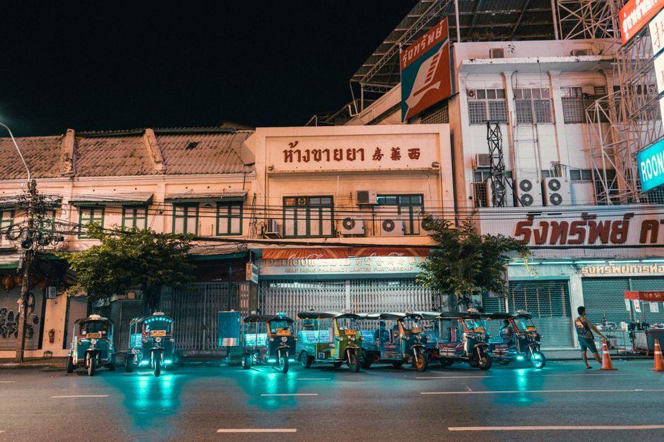 ธนาธรขอคะแนนคนนนท์ดันเดชรัตชิงนายก อบจ. 20 ก.ย.นี้