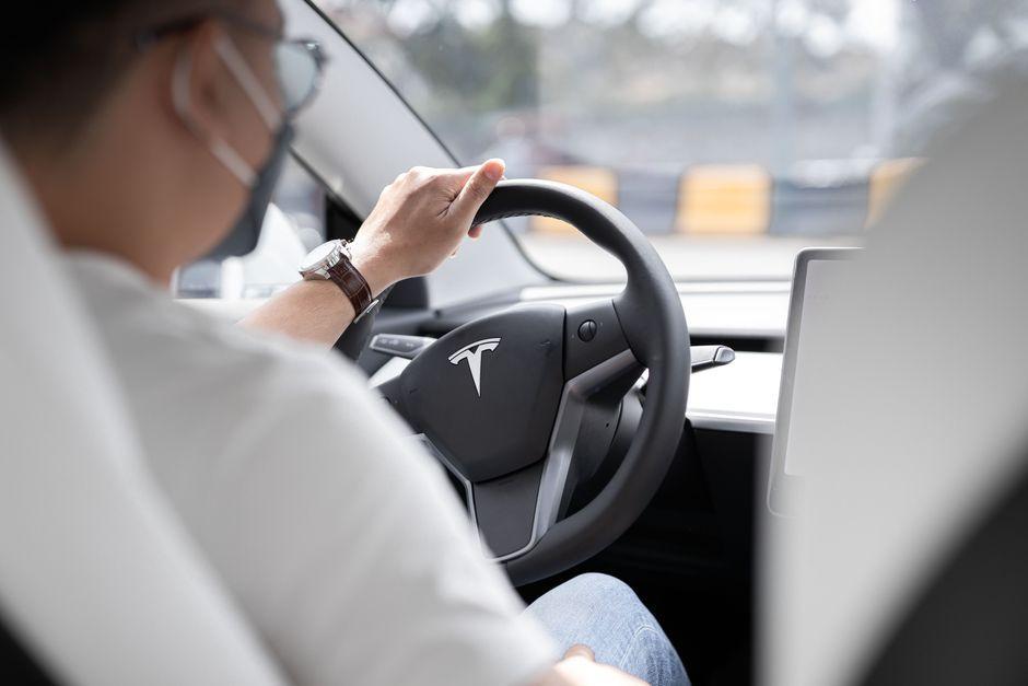 A Look Behind the Truth of Tesla's Driverless Taxis: Actual Mileage Contradicts the Hype