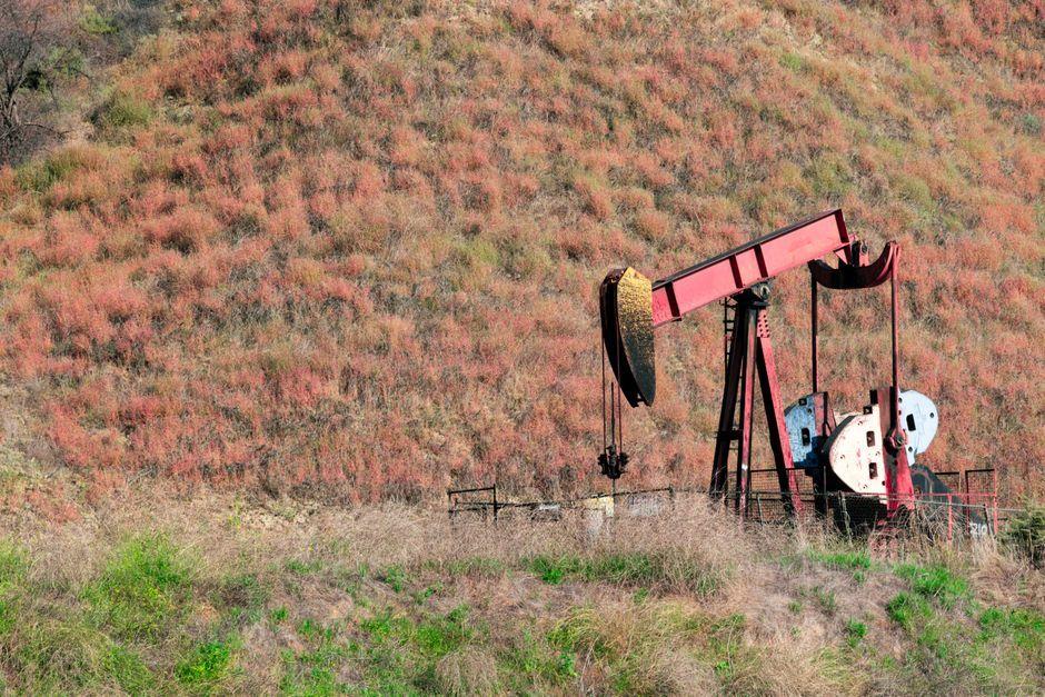 Trump hails deal for US to control 65bn oil barrels