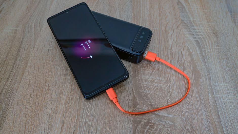 Ugreen เปิดตัว MagFlow Pro พาวเวอร์แบงก์เหลวระบายความร้อน