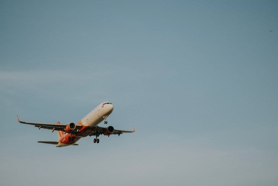 United Airlines Targets Rivals With Starlink Status Match Offer