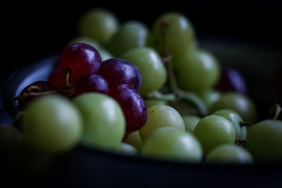 Green vs Red Grapes: Nutritional Differences and Which One to Choose
