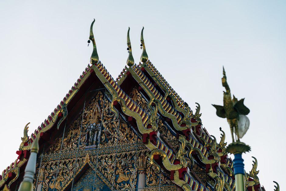 5 พระเครื่องเสริมดวงค้าขาย พ่อค้าแม่ค้าต้องมีติดร้าน