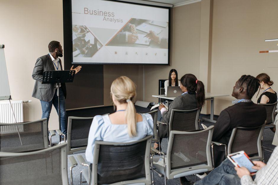 AIS ACADEMY for THAIS 2026: 5 AI Business Lessons