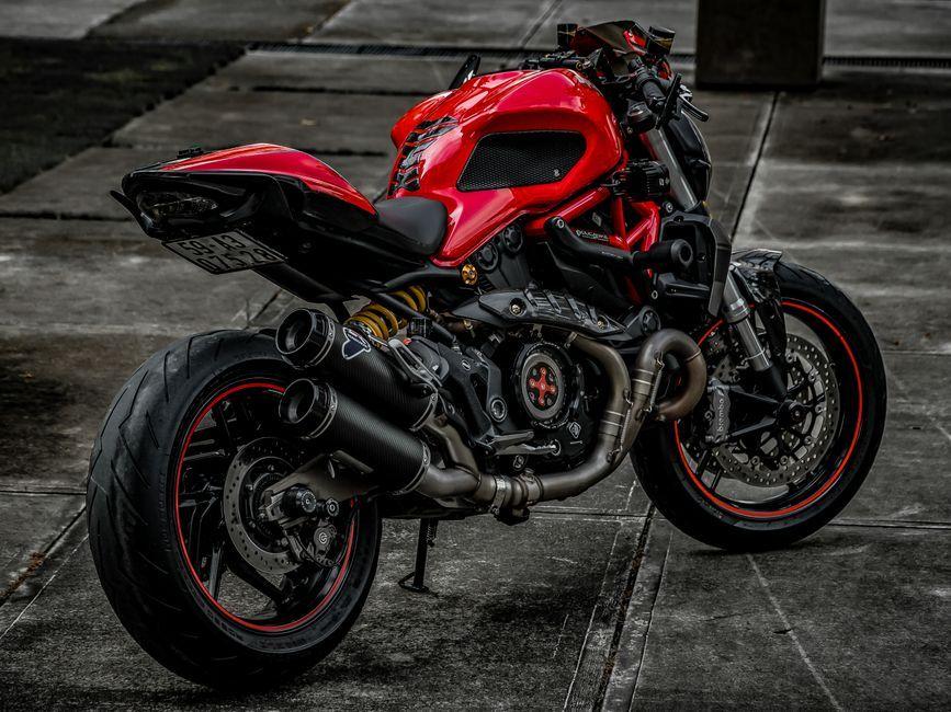 Bandit9 Unveils 2026 Ducati 821, Blending Hand-Brushed Aluminum and Carbon Fiber