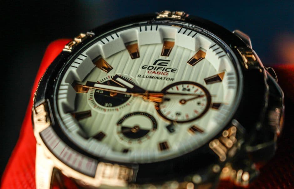 Casio Connection: เปิดที่มานาฬิกาสลักชื่อ ‘อนุทิน ชาญวีรกูล’