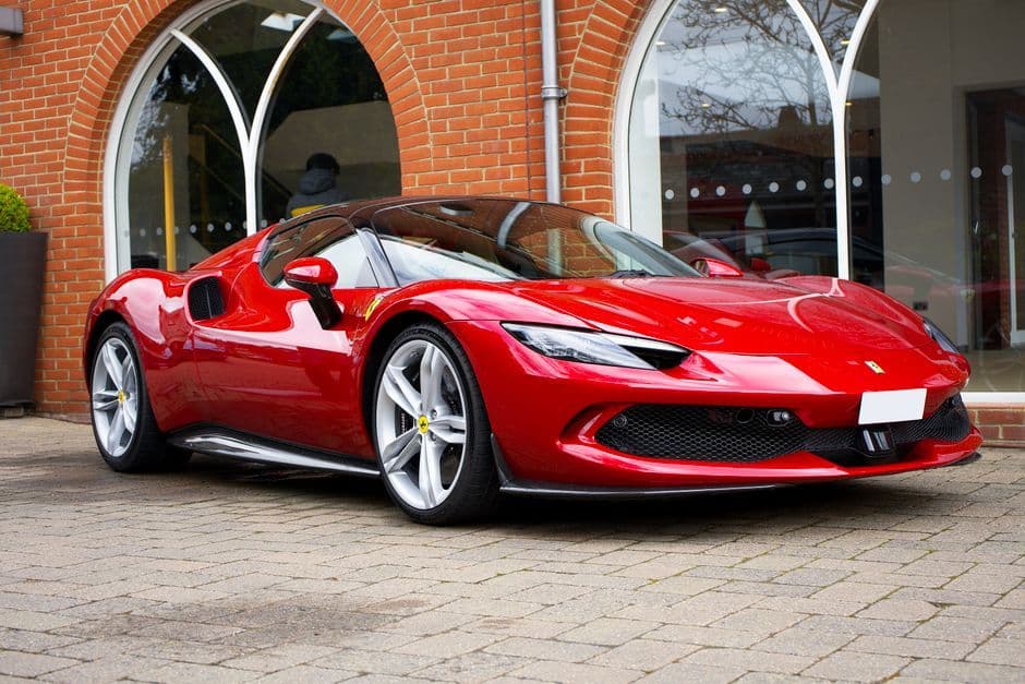 รีวิว Ferrari Purosangue 2026: รถสปอร์ตที่นั่งสบายกว่า