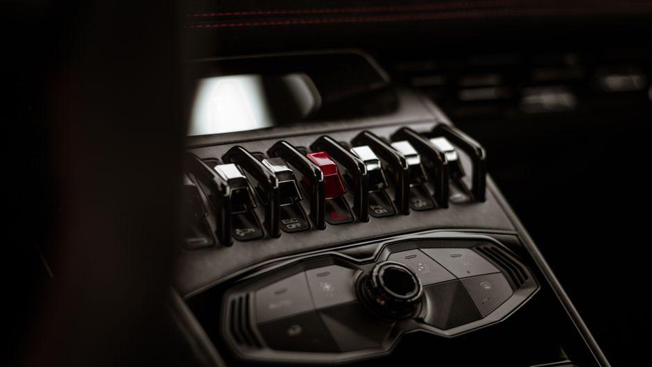 Lamborghini Revuelto SV: V12 flagship supercar debuts