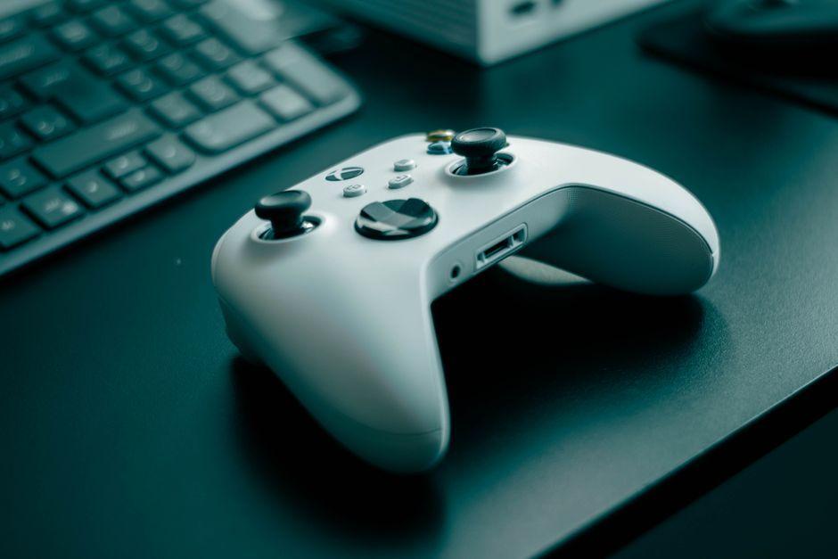 The Best Holiday Gift Guide for Every Gamer by Lifehacker