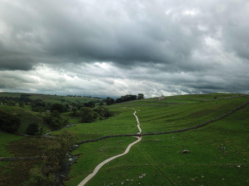 Strong winds and thunderstorms hit UK bank holiday